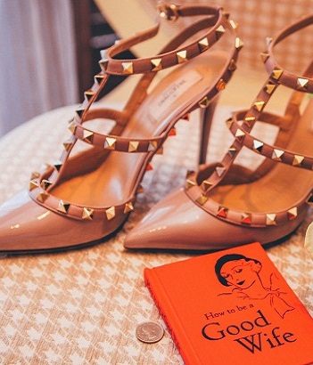 Buty z ćwiekami - stylowy dodatek