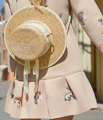 Sukienki w oryginalne wzory