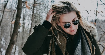 CIEPŁE SZALIKI DAMSKIE, KOMINY I SZALE