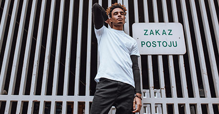 KOLEKCJA BASIC DLA PANÓW, CZYLI CO POWINIEN MIEĆ W SZAFIE KAŻDY FACET