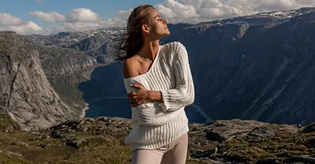 KOLEKCJA SWETRÓW DAMSKICH OD EBUTIK.PL – ZOBACZ NOWOŚCI