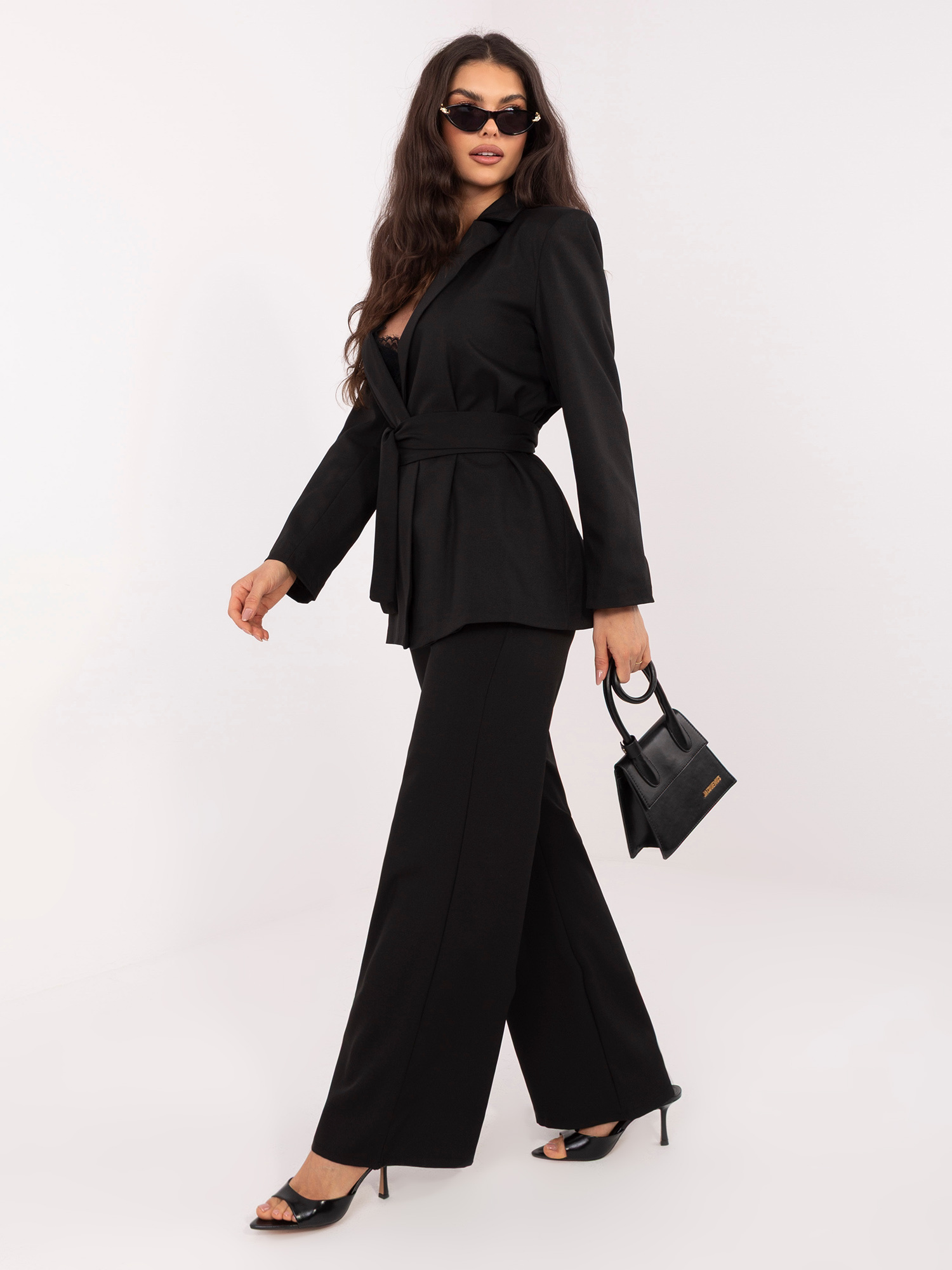 Business casual – jak wygląda w praktyce i jak go nosić