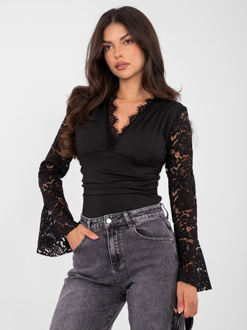 Czarne eleganckie body z rozkloszowanym rękawem