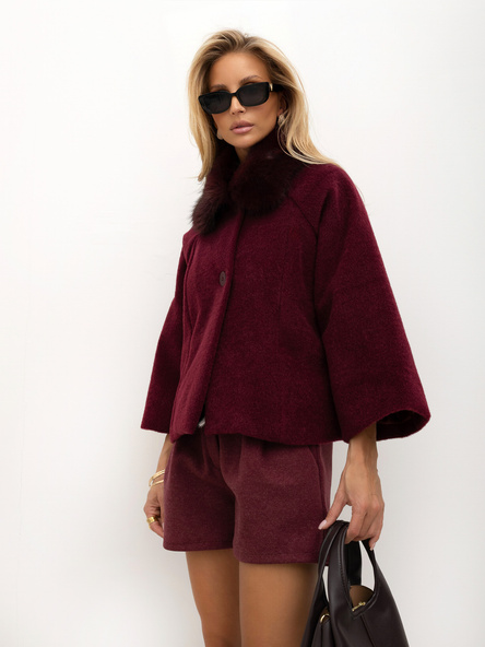 Bordowy trapezowy płaszcz z rękawem kimono