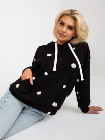 Czarna futrzana bluza z kapturem i kieszeniami