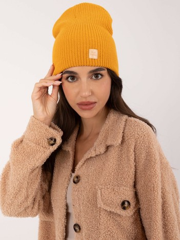 Musztardowa czapka beanie z naszywką RUE PARIS