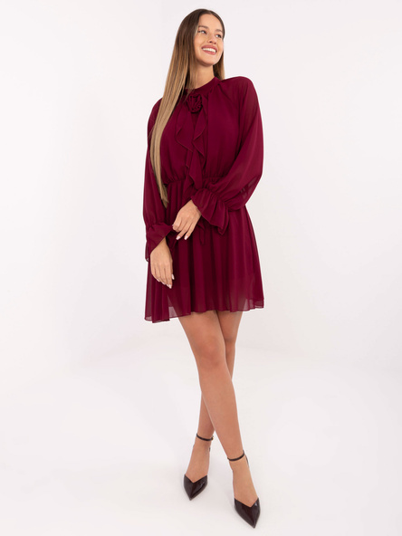 Burgundowa rozkloszowana sukienka z falbanami RUE PARIS