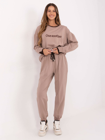 Ciemnobeżowy dwuczęściowy komplet z bawełny