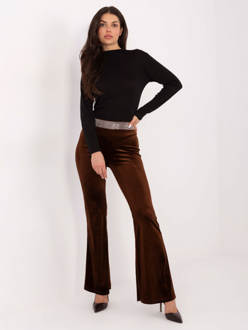 Brązowe welurowe spodnie dzwony na sylwestra
