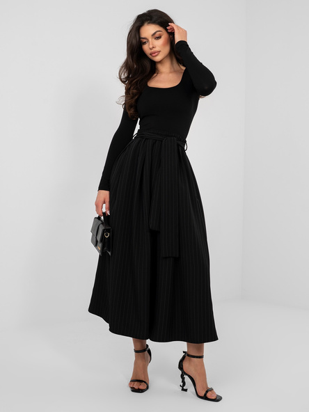 Czarna midi spódnica z kieszeniami