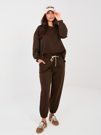 Czekoladowy dresowy komplet z miękkiego materiału