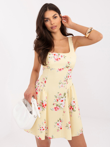 Jasnożółta mini sukienka z kwadratowym dekoltem