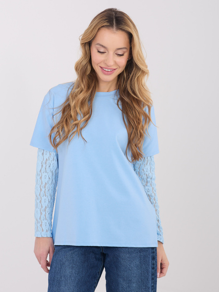 Jasnoniebieska bluzka o kroju t-shirta