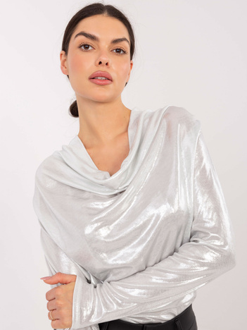 Jasnosrebrna bluzka z lejącym dekoltem