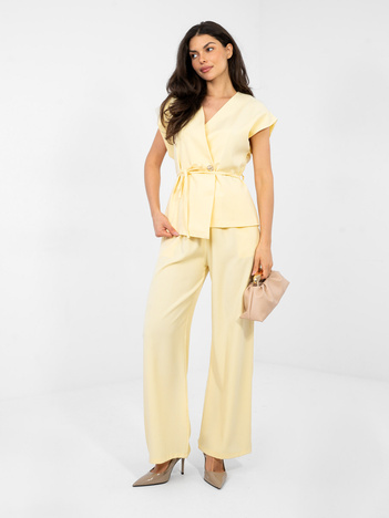 Pastelowy żółty garniturowy komplet z wiązaniem RUE PARIS