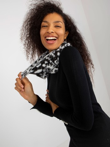 Biało-czarny ciepły komin damski we wzory