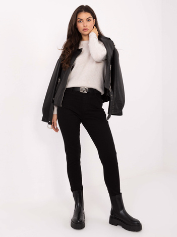 Czarne damskie jeansy skinny z paskiem