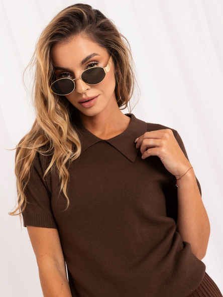 Brązowy sweter polo ze ściągaczami