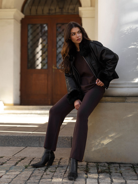 Ciemnobrązowy sweterkowy komplet ze spodniami