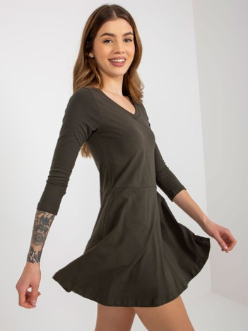 Khaki rozkloszowana mini sukienka basic z rękawem 3/4