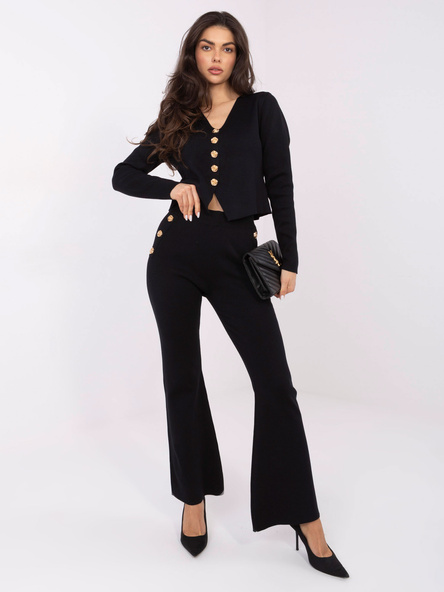 Czarny dzianinowy komplet z krótkim swetrem