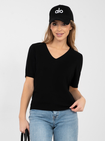 Czarny damski sweter o dopasowanym kroju