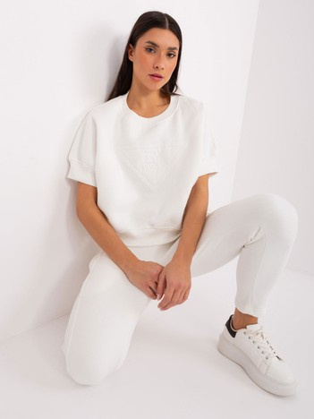 Ecru dwuczęściowy komplet dresowy z naszywką