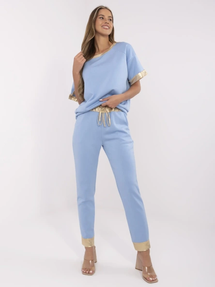 Niebieski dwuczęściowy komplet ze spodniami