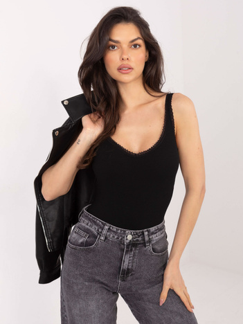 Czarny damski top z wbudowanym biustonoszem