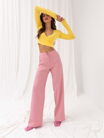 Jasnoróżowe materiałowe spodnie z szeroką nogawką