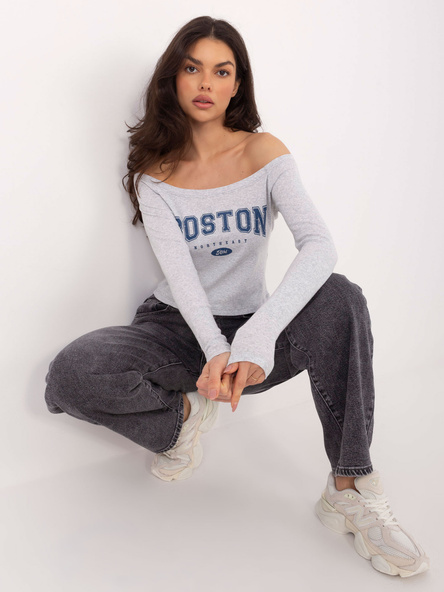 Jasnoszara krótka bluzka z odkrytymi ramionami