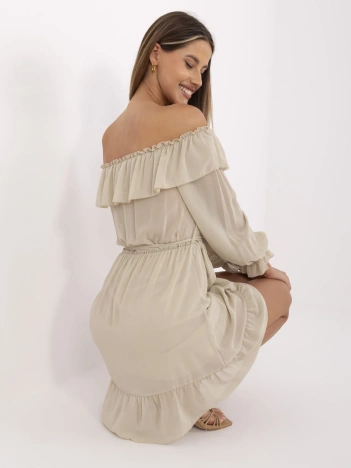 Jasnobeżowa sukienka hiszpanka z falbankami Farren OCH BELLA