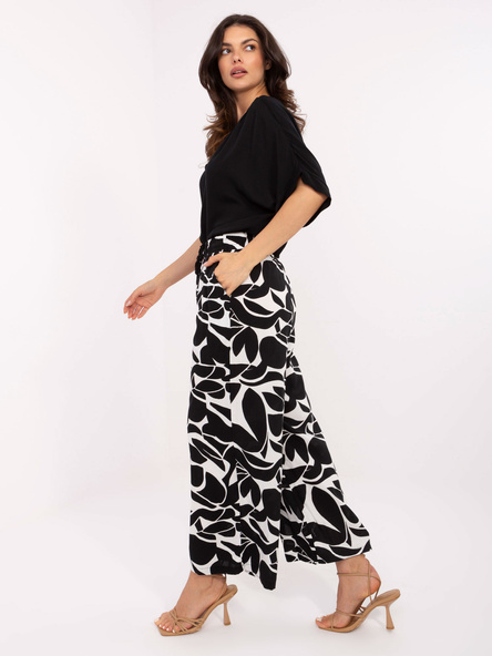 Czarne letnie spodnie z nogawką 7/8 SUBLEVEL