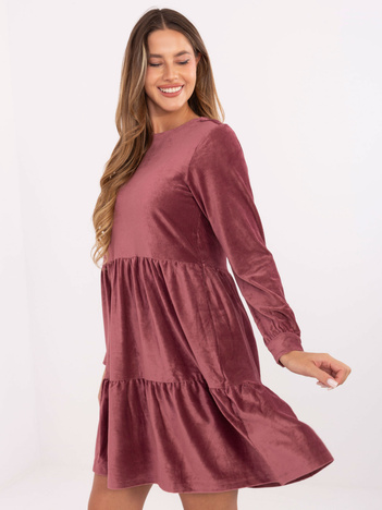 Brudnoróżowa rozkloszowana sukienka z weluru  STITCH & SOUL