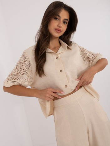 Jasnobeżowy komplet letni z bawełną i koronkowymi rękawami