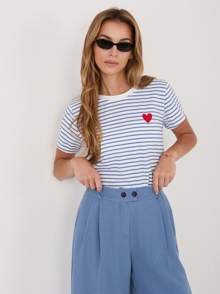 Biało-niebieski damski t-shirt w paski