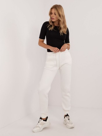 Ecru ocieplane spodnie dresowe z kieszeniami