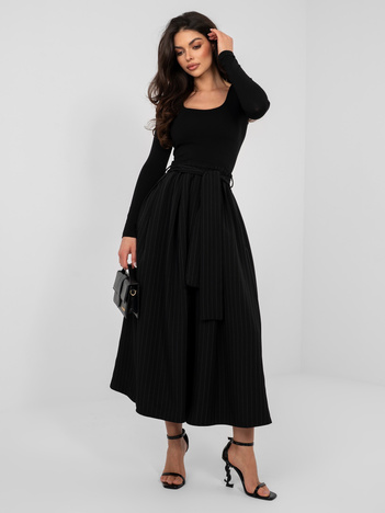 Czarna midi spódnica z kieszeniami