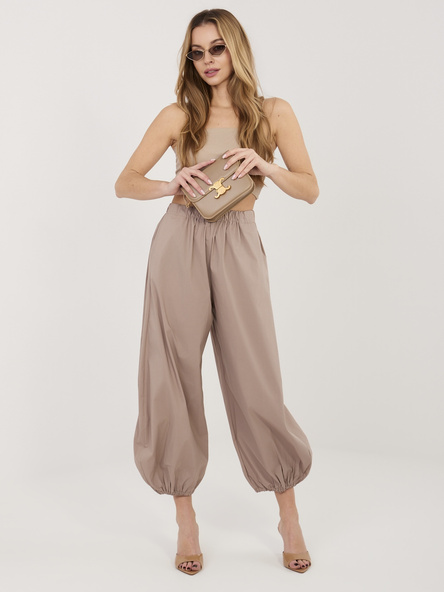 Ciemnobeżowe spodnie parachute z kieszeniami RUE PARIS