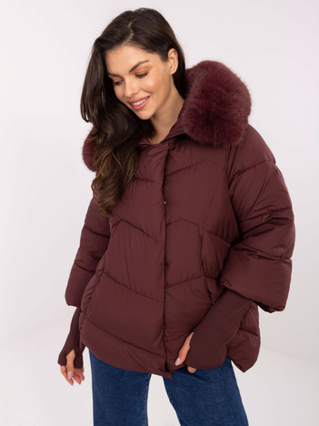 Bordowa puchowa kurtka z odpinanym futrem