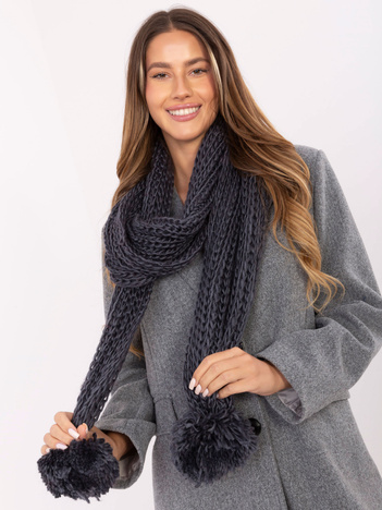Ciemnoszary zimowy szal o grubym splocie
