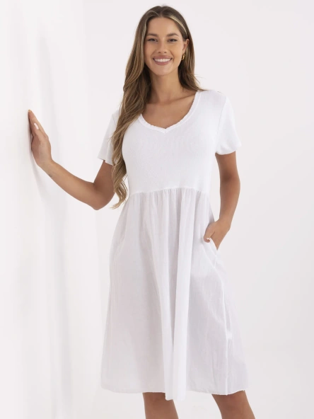 Biała letnia sukienka z kieszeniami