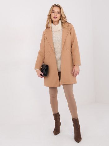 Camelowy płaszcz z poduszkami na ramionach