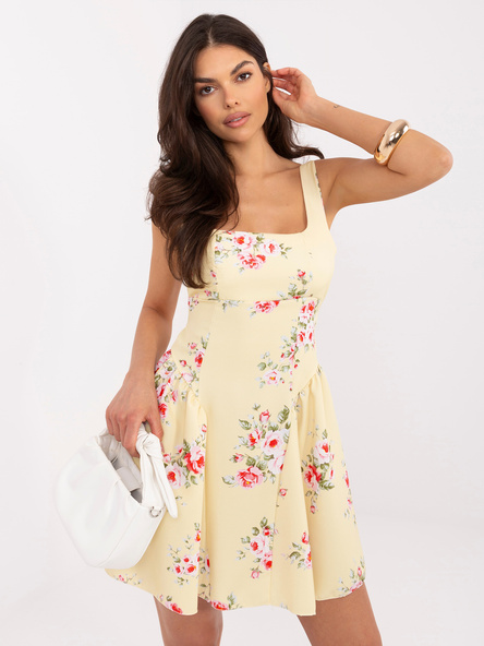 Jasnożółta mini sukienka z kwadratowym dekoltem