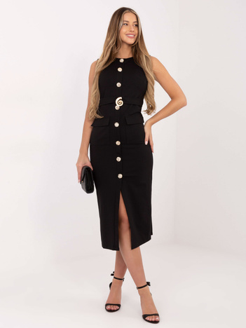 Czarna dopasowana sukienka bez rękawów