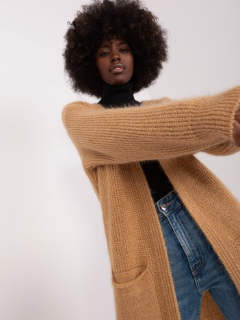 Camelowy luźny kardigan bez zapięcia