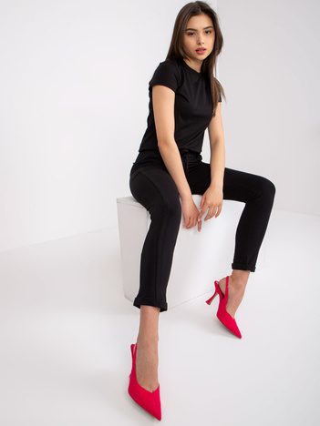 Czarne spodnie Approachable