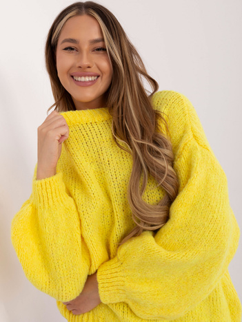 Żółty sweter oversize z okrągłym dekoltem