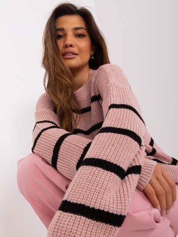 Jasnoróżowy sweter oversize z okrągłym dekoltem