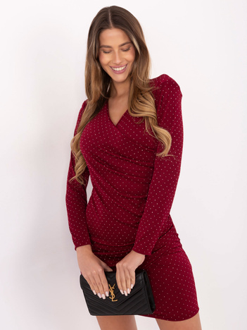 Bordowa koktajlowa sukienka z drapowaniem